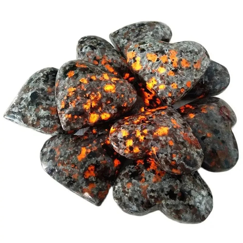 Natural Yooperlite Heart Stone UV Reactive Sodalite Glowing Tumbled Gemstone Crystal for Home Decor Collection Gift