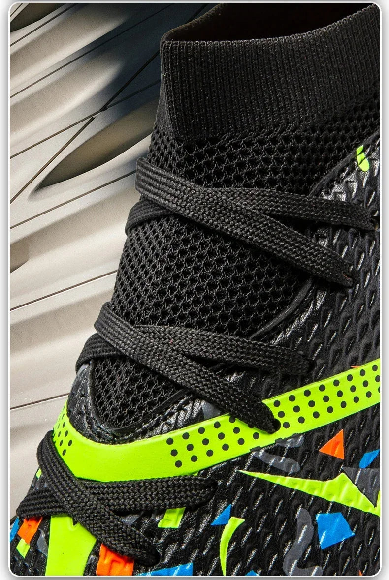 New Men Football Boots Match Sneakers Soccer Shoes Non-Slip Professional Training Shoes Grass Outdoor Sport Ultralight Unisex
