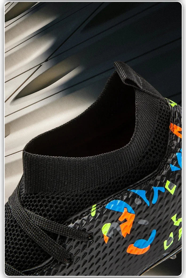New Men Football Boots Match Sneakers Soccer Shoes Non-Slip Professional Training Shoes Grass Outdoor Sport Ultralight Unisex