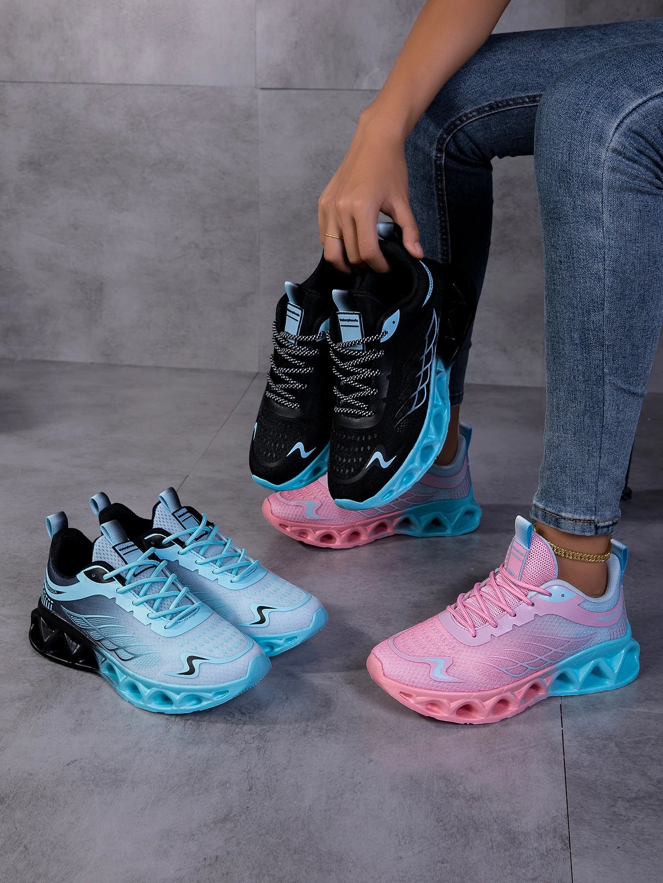 Women Gradient Mesh Running Sneakers, Breathable Hollow Shock Absorbing Blade Sole Athletic Shoes, Lightweight Fashion Non Slip Walking Sports Trainers