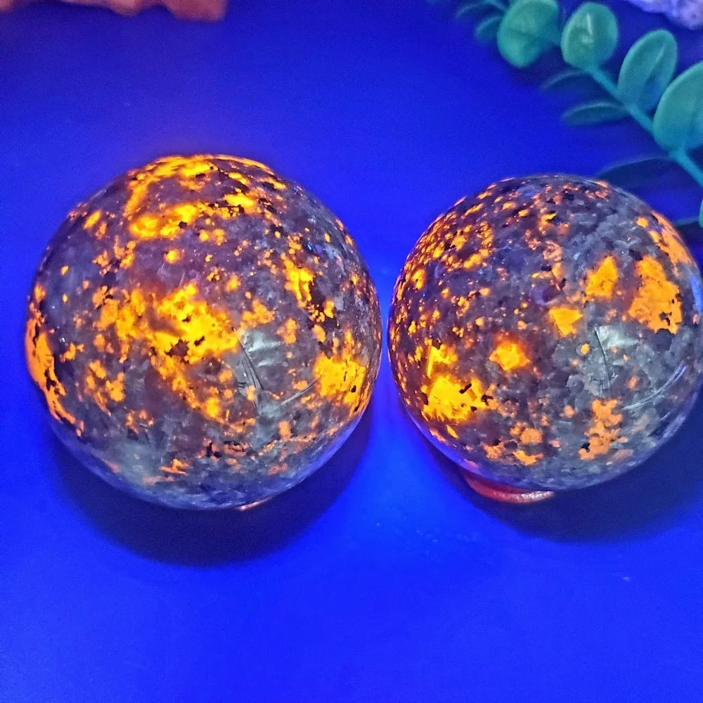 1pc Natural Yooperlite Flame Stone Glowing Sphere with Marbling, Chakra Energy Crystal, Wicca Spiritual Witchcraft Healing Stone