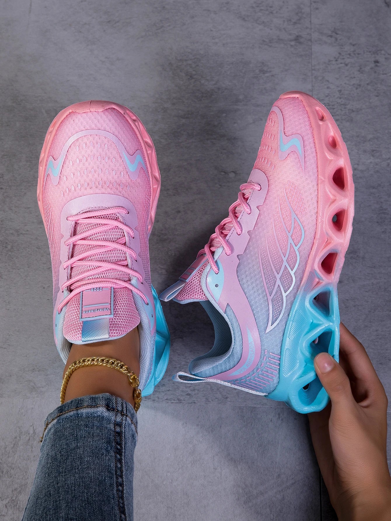 Women Gradient Mesh Running Sneakers, Breathable Hollow Shock Absorbing Blade Sole Athletic Shoes, Lightweight Fashion Non Slip Walking Sports Trainers