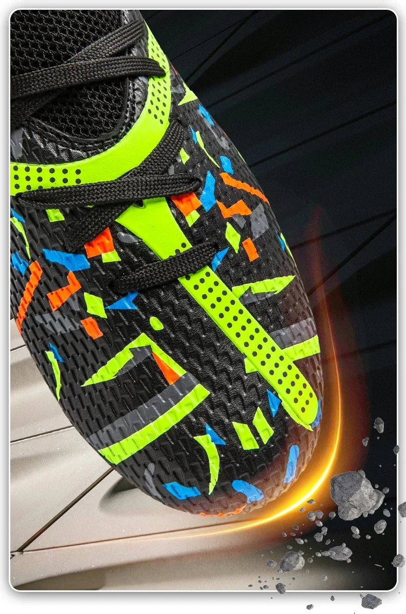 New Men Football Boots Match Sneakers Soccer Shoes Non-Slip Professional Training Shoes Grass Outdoor Sport Ultralight Unisex