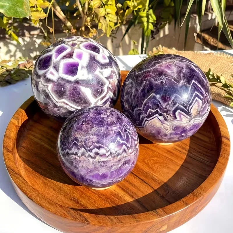 1 random Bohemian style natural amethyst quartz ball with inspirational features, suitable for home and office decoration, perfect birthday and holiday gifts, can be used for special crystal collectibles