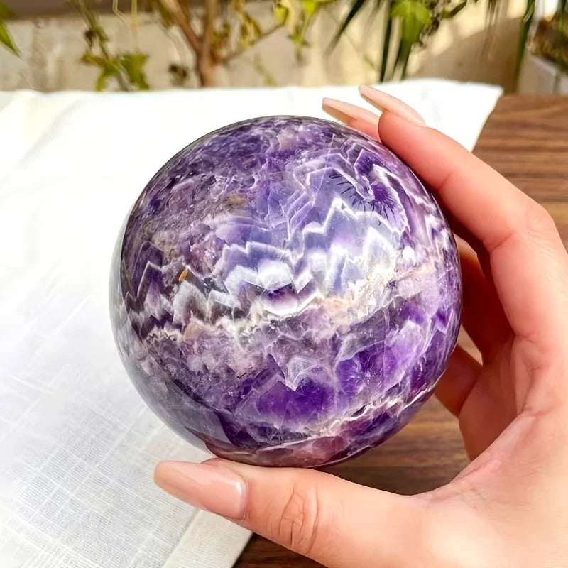 1 random Bohemian style natural amethyst quartz ball with inspirational features, suitable for home and office decoration, perfect birthday and holiday gifts, can be used for special crystal collectibles