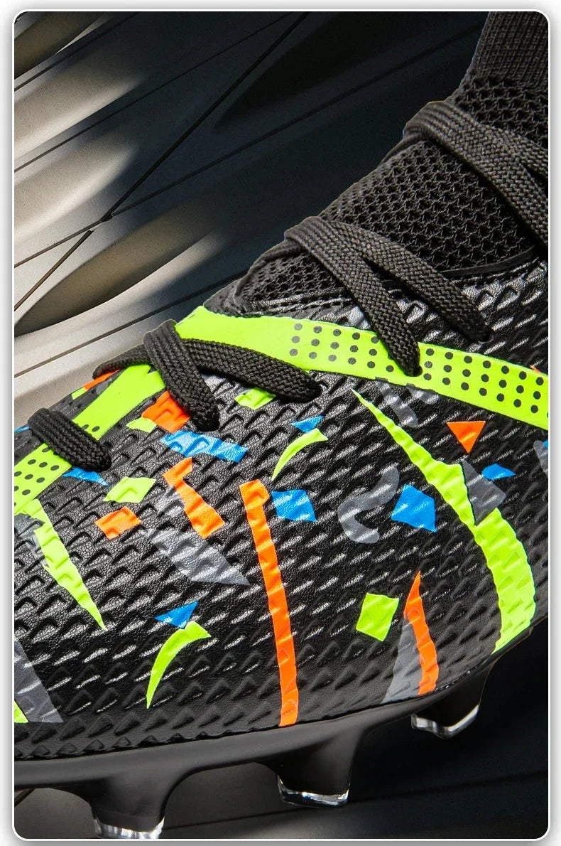 New Men Football Boots Match Sneakers Soccer Shoes Non-Slip Professional Training Shoes Grass Outdoor Sport Ultralight Unisex