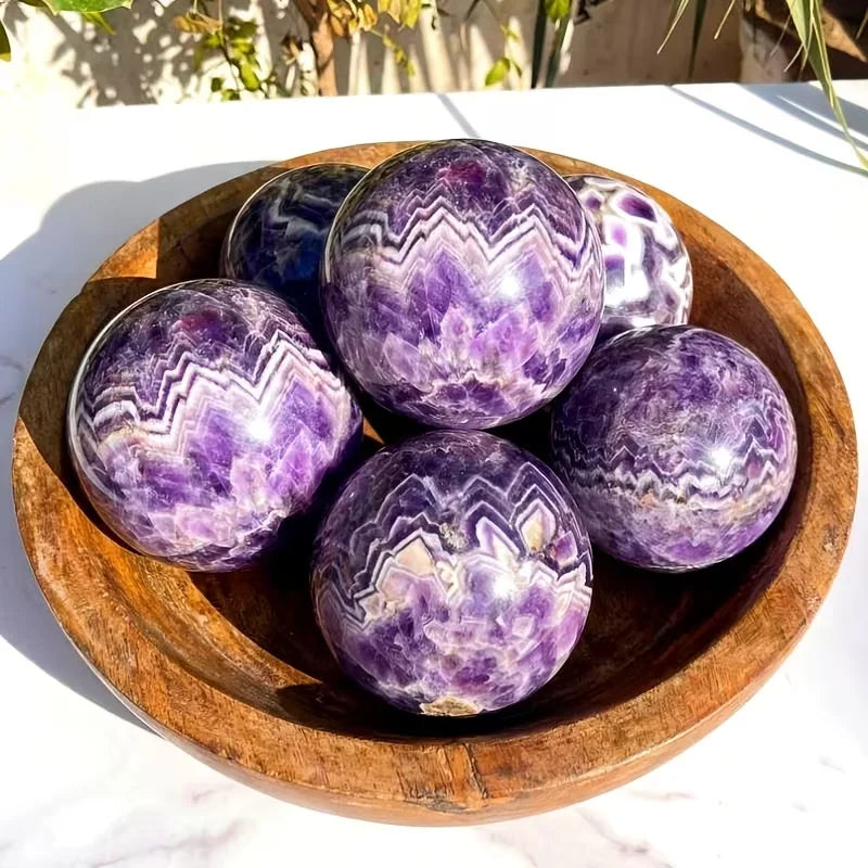 1 random Bohemian style natural amethyst quartz ball with inspirational features, suitable for home and office decoration, perfect birthday and holiday gifts, can be used for special crystal collectibles